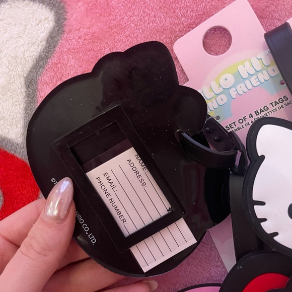 BOGO Hello Kitty Bag Tags - Red and White - Picture 3 of 4